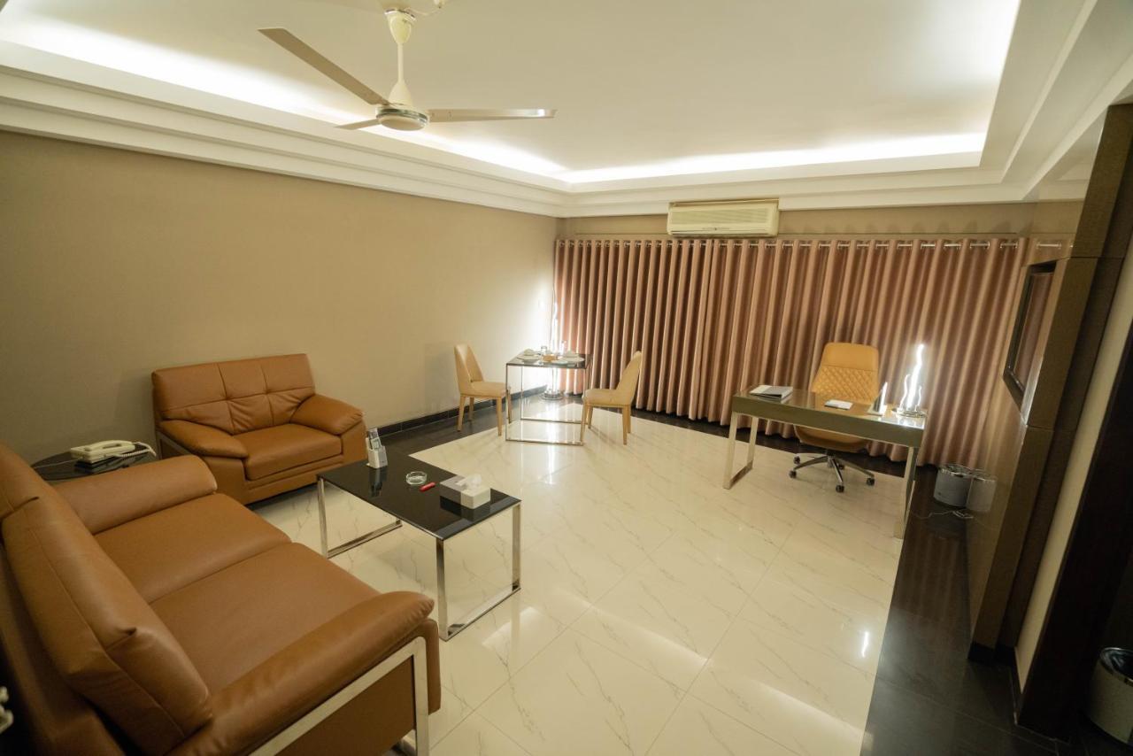 Hotel Castle Salam Khulna Exterior foto